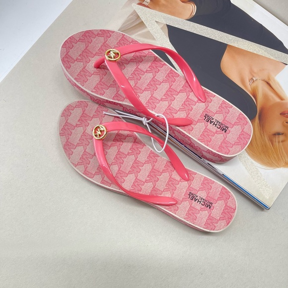 (new+tag) Michael Kors Bedford sandals wedges pink monogram size 8 and 10 - Picture 9 of 11